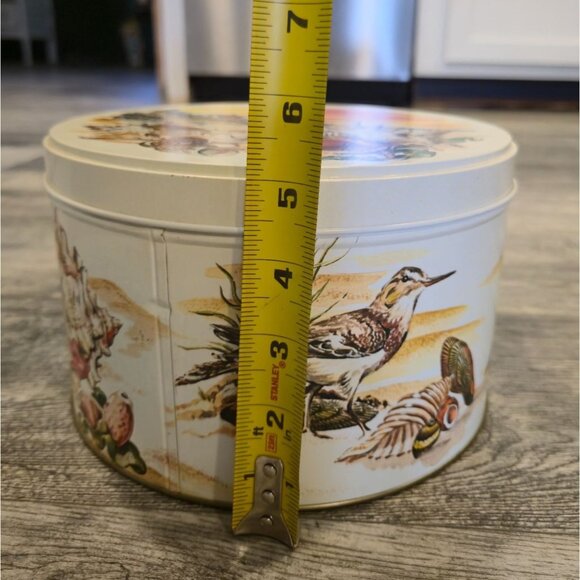 Vintage Pretzels tin Lighthouse Beach Sunset Sturgis Sea Shells Lake house - Picture 9 of 10